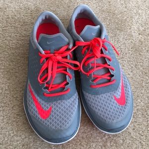 Nike sneakers 6.5 fitsole grey